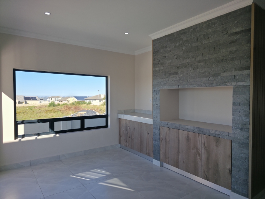 4 Bedroom Property for Sale in Fountains Estate Eastern Cape